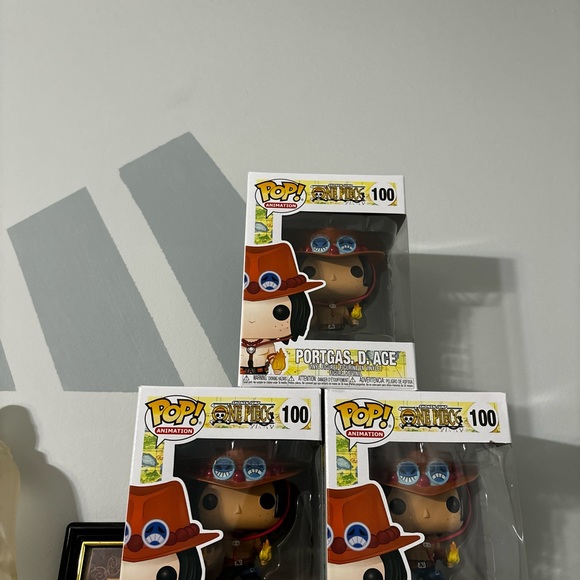One piece Portgas Funko pop - Picture 2 of 2